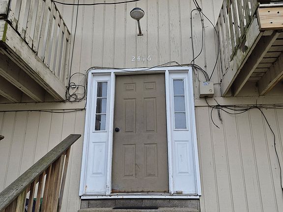 5th image of 2416 Lakeside Dr #1