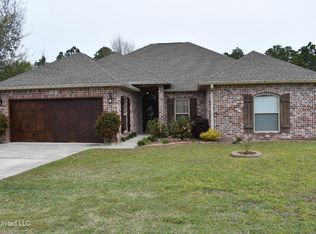 48 Tantallon Dr, Ocean Springs, MS 39564