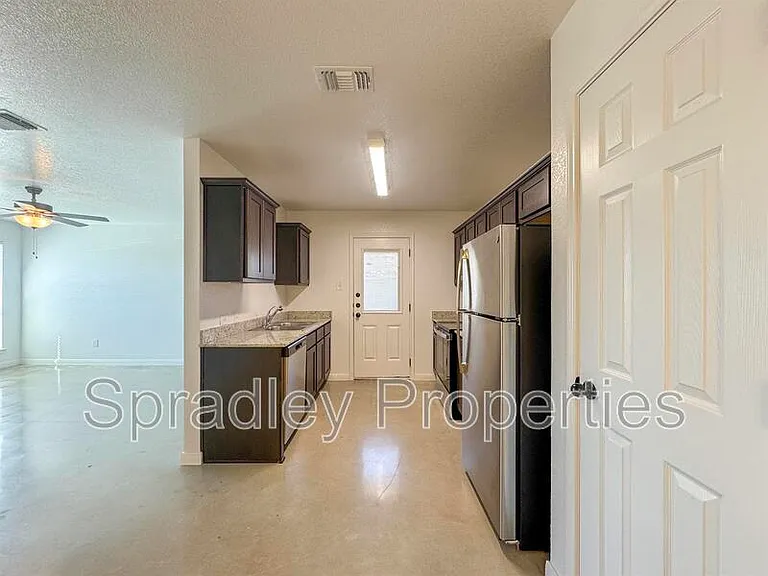 9110A Winding Ct — Photo 3