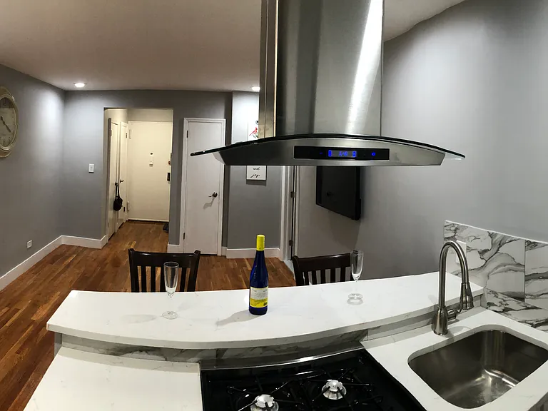 140-17 84th Dr #5A — Photo 2