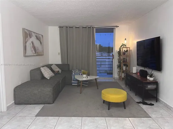 14165 SW 87th St #D-404, Miami, FL 33183
