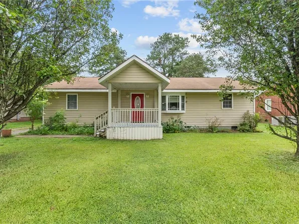 318 Bruce St, Suffolk, VA 23434