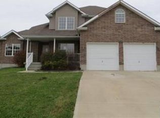 1701 SE Holstein Dr, Oak Grove, MO 64075