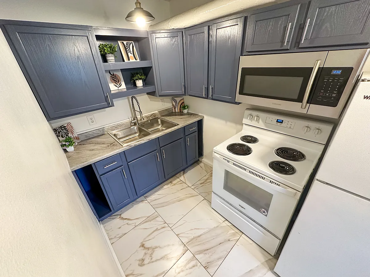 Building Photo - 2600 Kingman Blvd #12