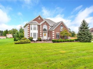 3199 Chablis Ln, Poland, OH