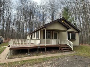 195 Hills Cir, Leroy, MI 49655