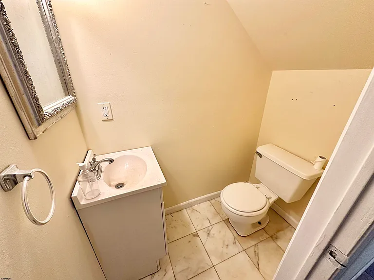 614 Lake Front — Photo 23