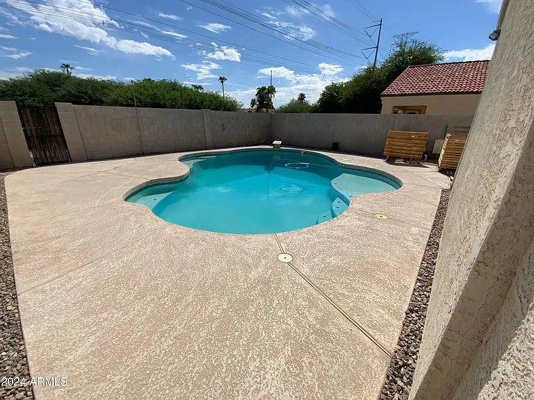 1513 E Mineral Rd — Photo 35