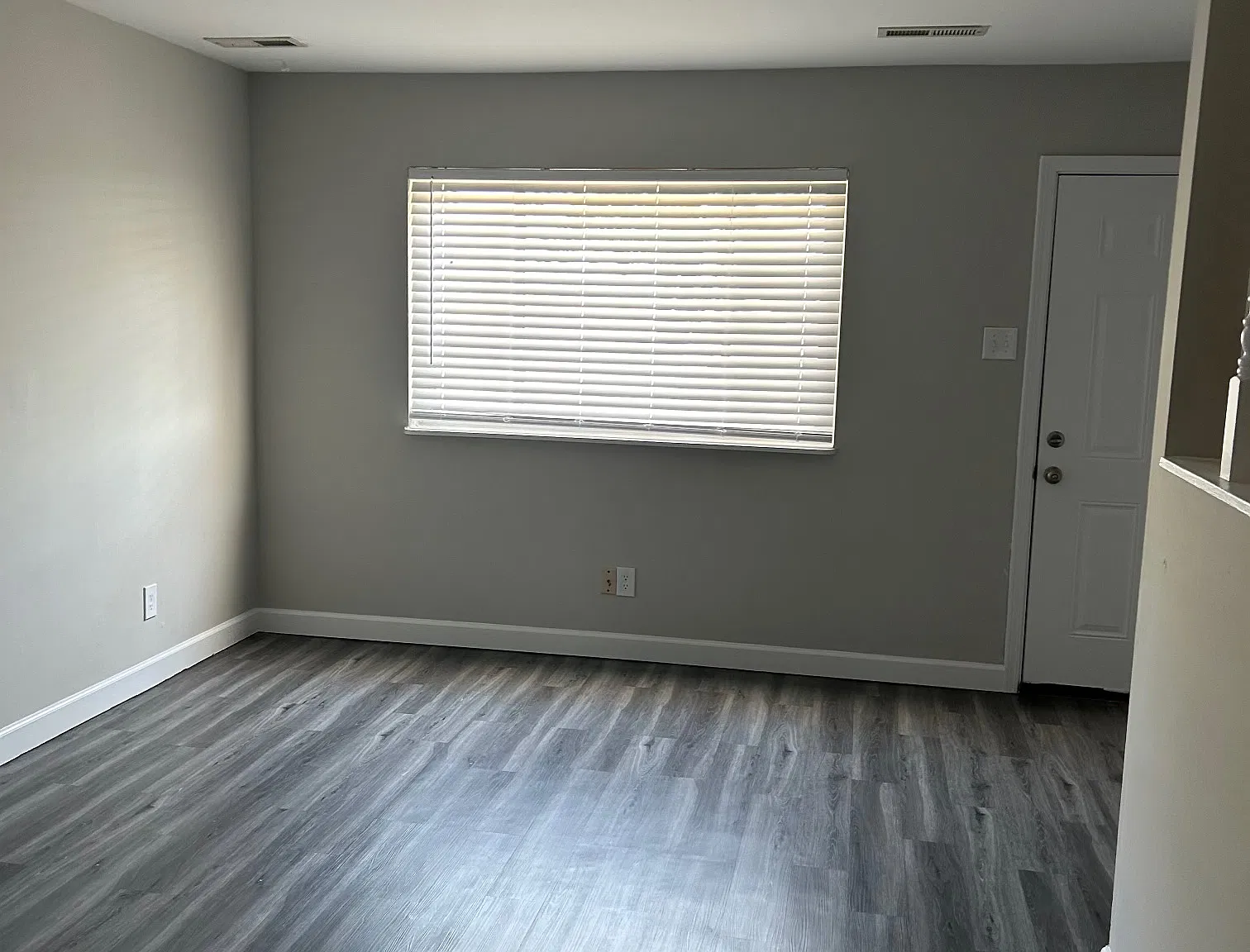 2 bed, 1.5 bath, 930 sqft, $1,350 — Photo 3
