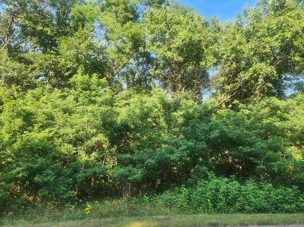 307 Hunters Gln, Baraboo, WI 53913