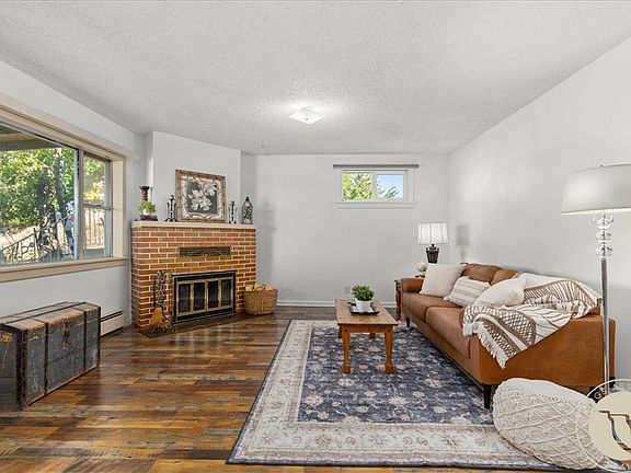 4th image of 328 3rd Ave W