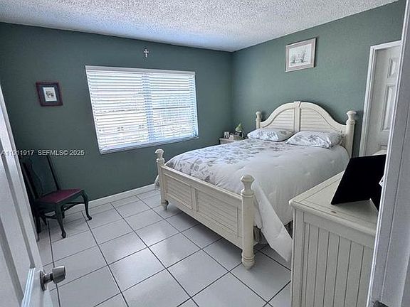 5th image of 2451 NE 49th St APT 213