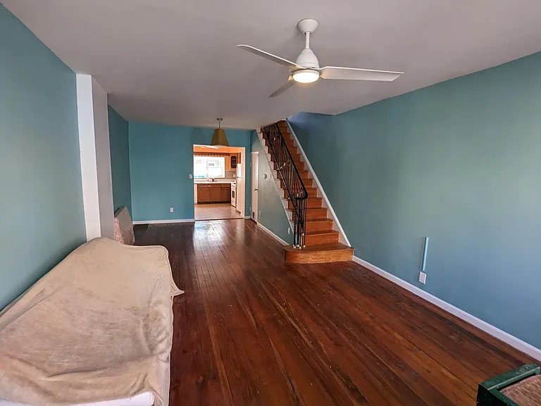 1048 Tree St — Photo 3
