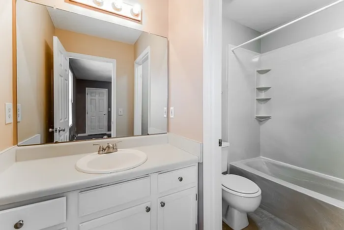 1205 Hillsboro Ln — Photo 11