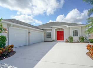 476 NW Sunflower Pl, Jensen Beach, FL 34957