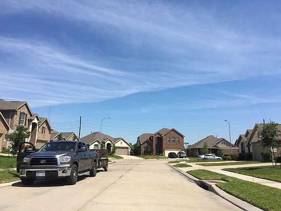 5th image of 2410 Dark Elm Dr