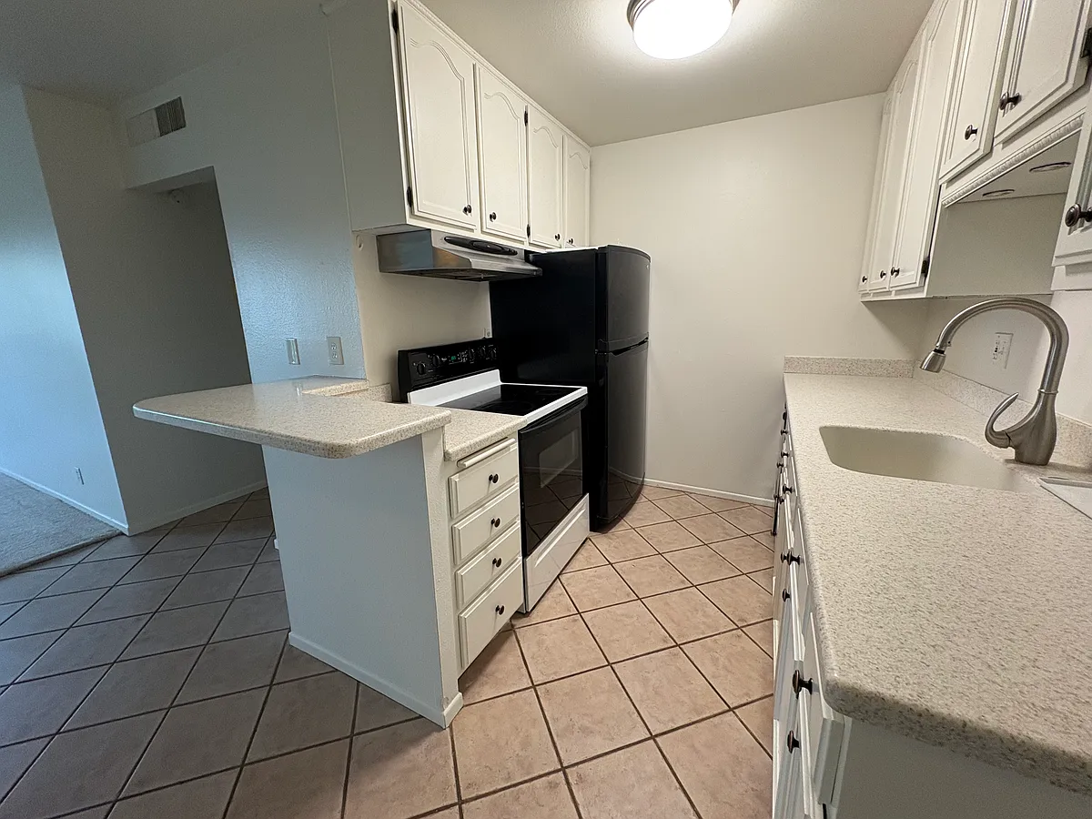 Building Photo - 424 N Bellflower Blvd #318