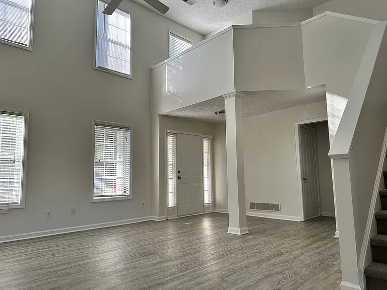 1383 Westward Dr SW — Photo 3