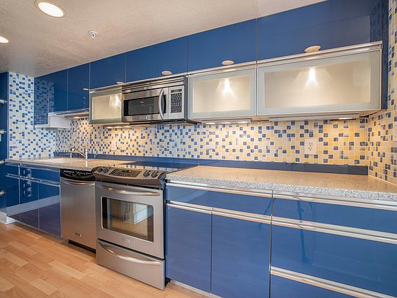 4th image of 470 3rd St S Unit 912