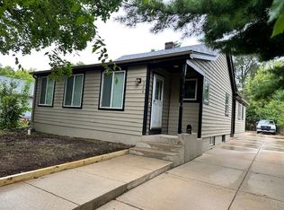 586 Glenwood Ave, Elgin, IL