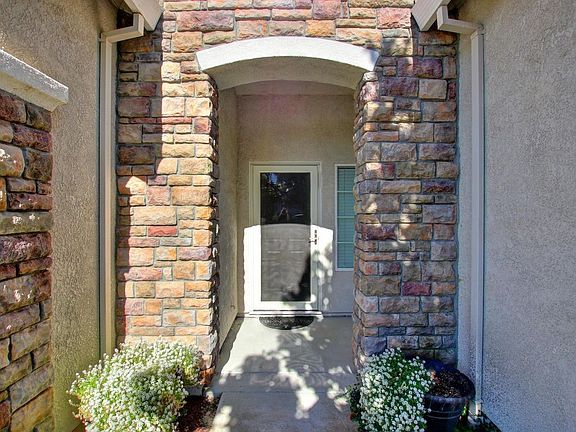 3rd image of 4637 Monte Mar Dr