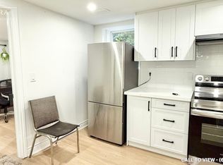 402 Upper Paradise Rd #2, Hamilton, ON L9C5E1