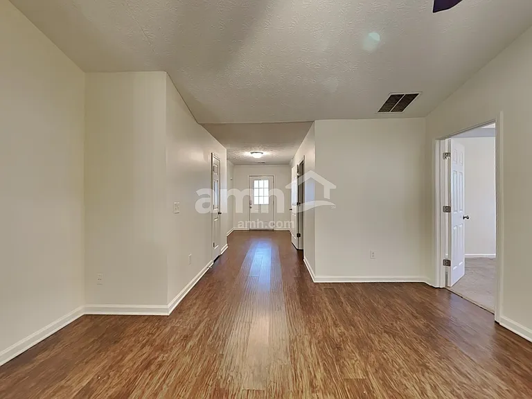 149 Waters Edge Dr — Photo 6