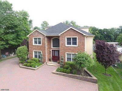 2 Herfort Rd, Wayne, NJ, 07470