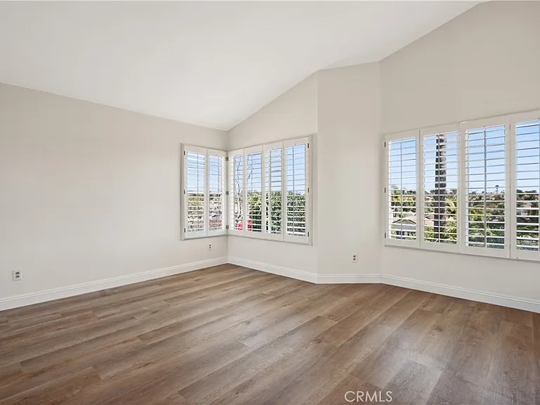24832 Barclay Ln — Photo 18