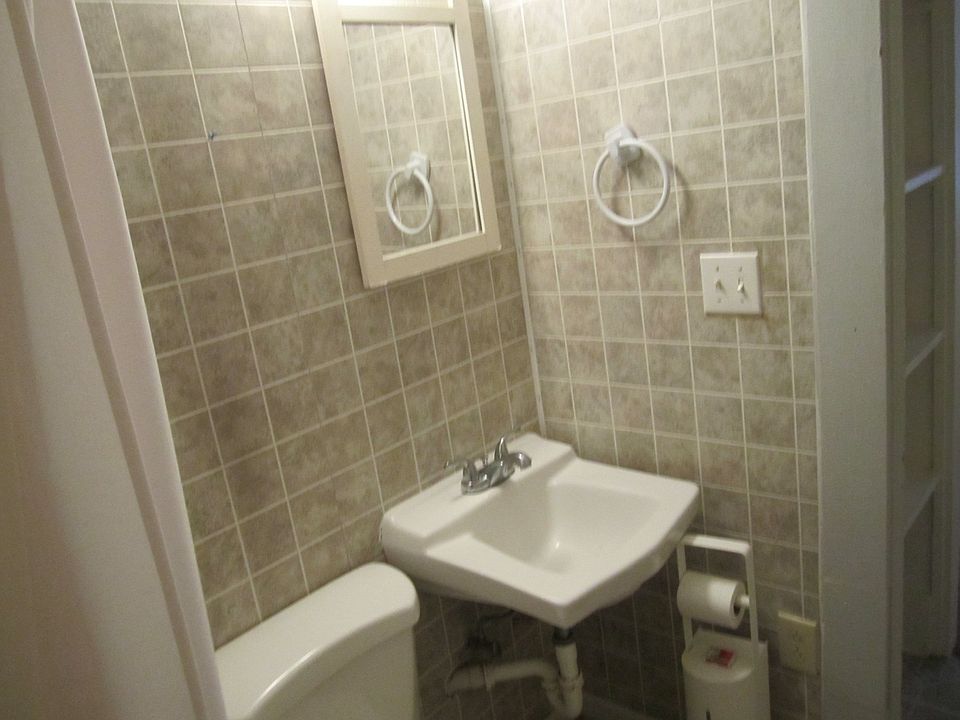 1st image of 456 1/2 Wood St