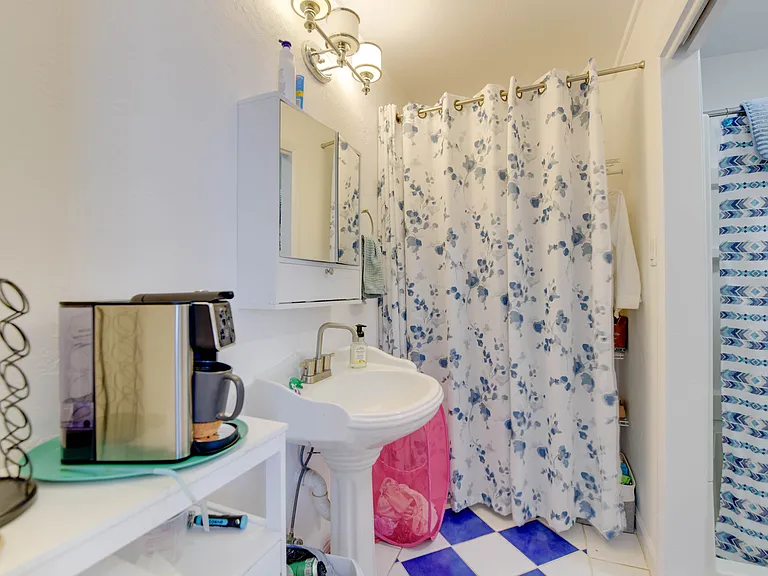 1009 Watson St — Photo 15