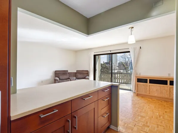 400 Groveland Ave APT 407, Minneapolis, MN 55403