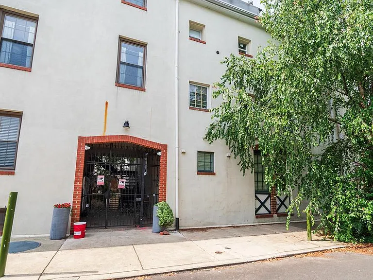 2304 Naudain St #D — Photo 17