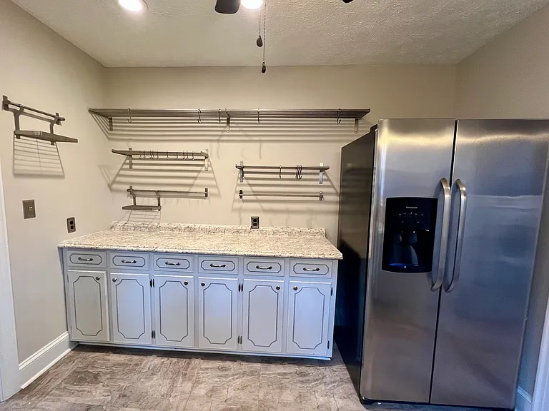 435 Rollingwood Cir — Photo 2