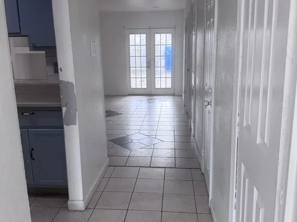 542 Commerce St, Gretna, LA 70056