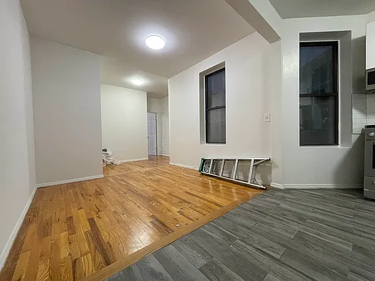 Rented by HOLTON REAL ESTATE INC. | media 24