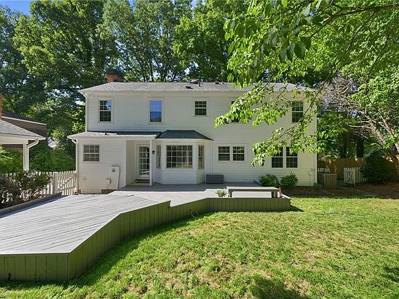 3rd image of 3318 Windrift Dr
