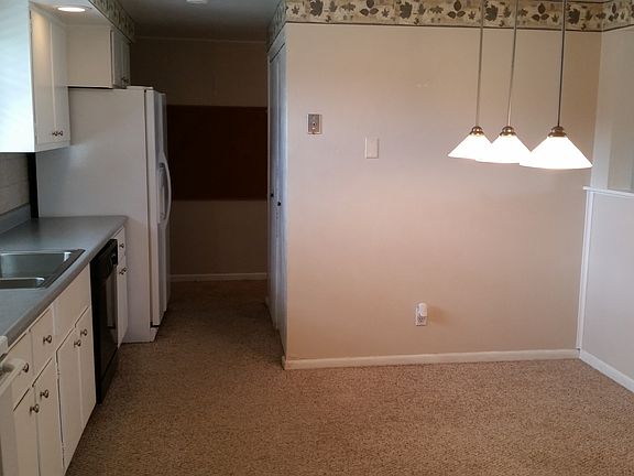 5th image of 1009 S Tiger Dr