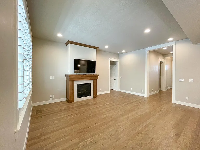 4969 N Arliss Ave — Photo 12