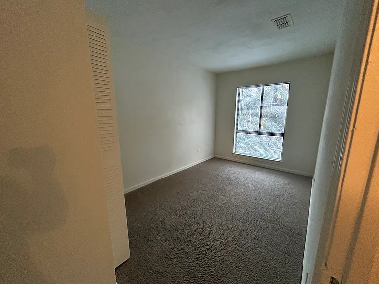 Princeton Circle West Apartments — Photo 39