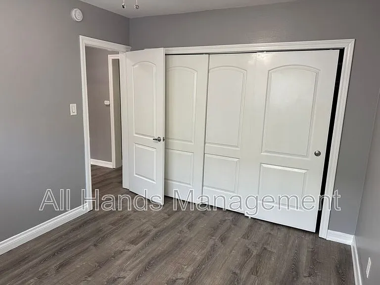 3025 E 5th St #1 — Photo 10