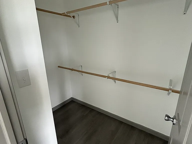 235 Iowa St — Photo 7