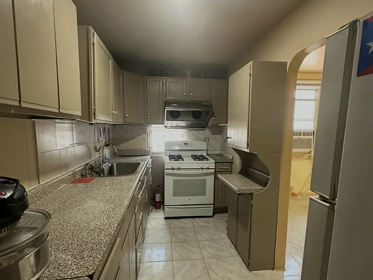 5319 Claridge St — Photo 9