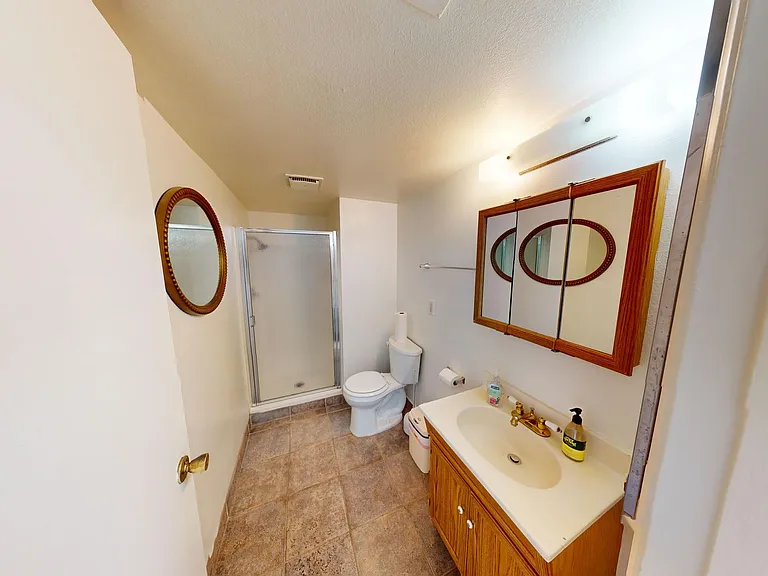 15569 Esther St — Photo 5