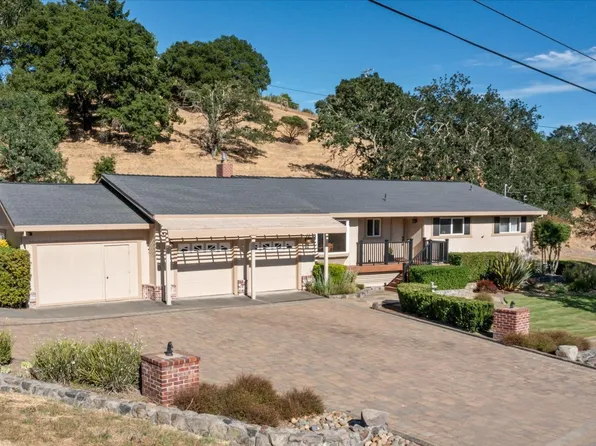 5078 Wilshire Drive, Santa Rosa, CA 95404
