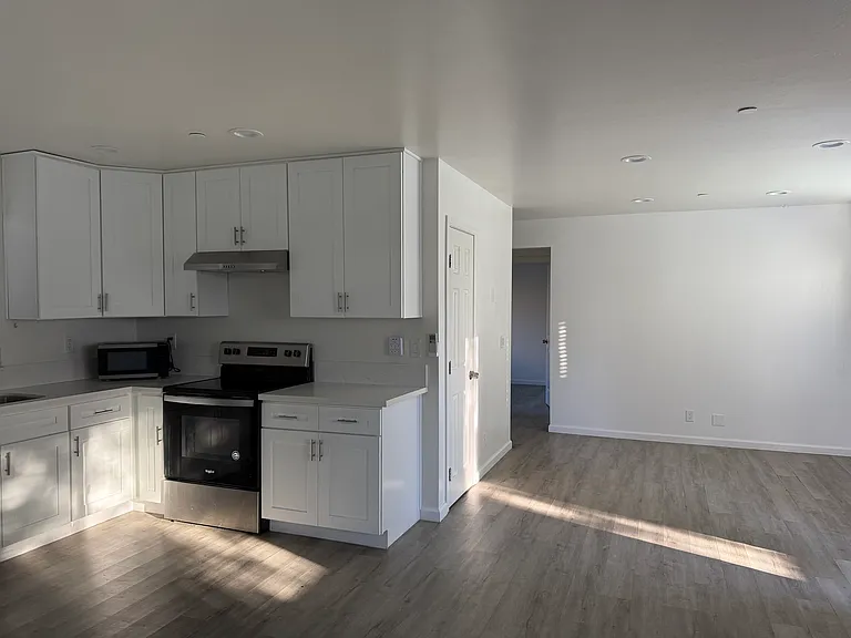 206 W Robertson Rd #A — Photo 6