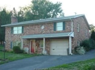 1055 Valleybrook Dr, Hagerstown, MD 21742