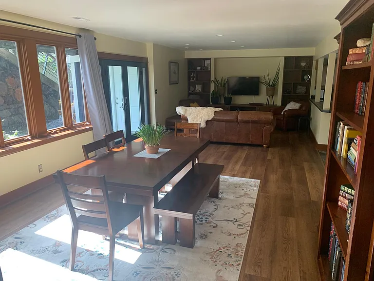 8215 NE 115th Pl — Photo 3