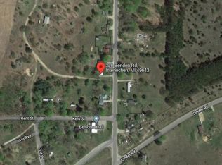 320 Bendon Rd, Interlochen, MI 49643