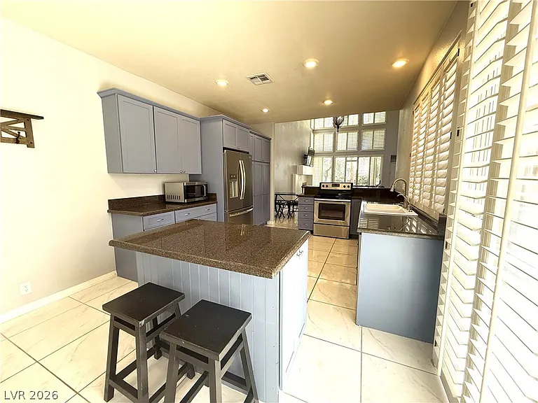 8521 Heather Downs Dr — Photo 10